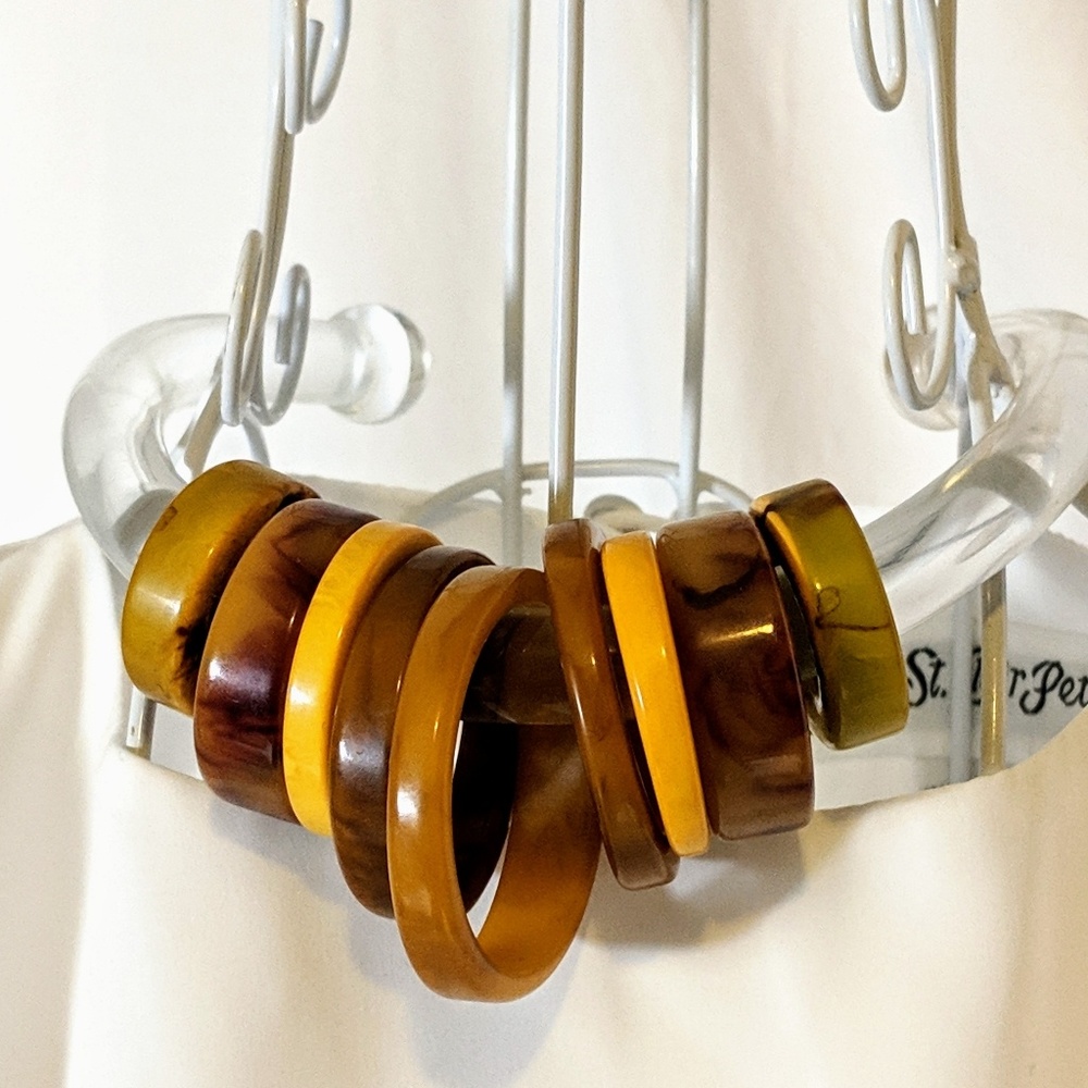 Modernist Bakelite & Lucite Collar Necklace - Picture 6 of 8